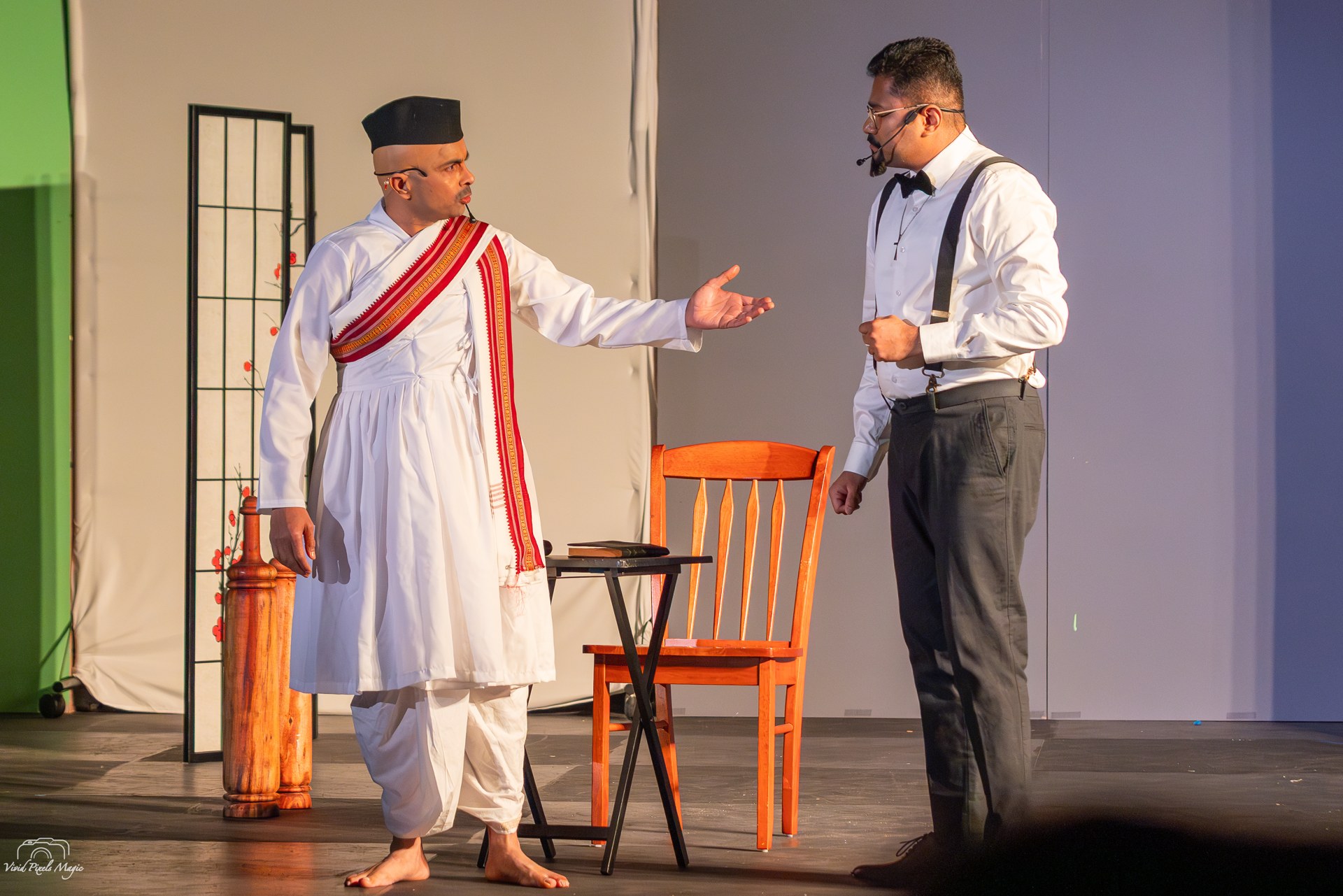 Gondya Ala Re! — a dialogue between two characters.