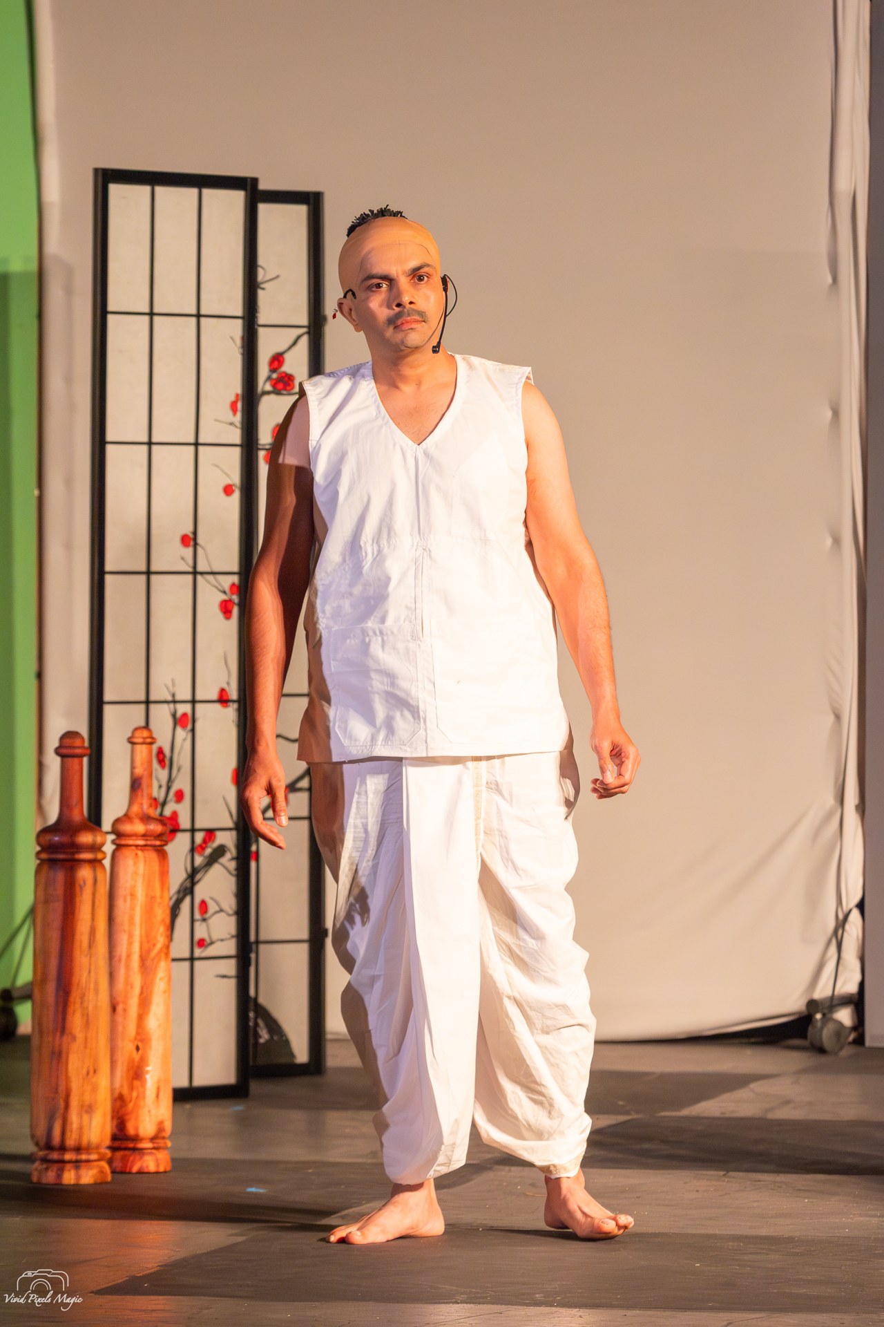 Gondya Ala Re! — a character portrait in performance.